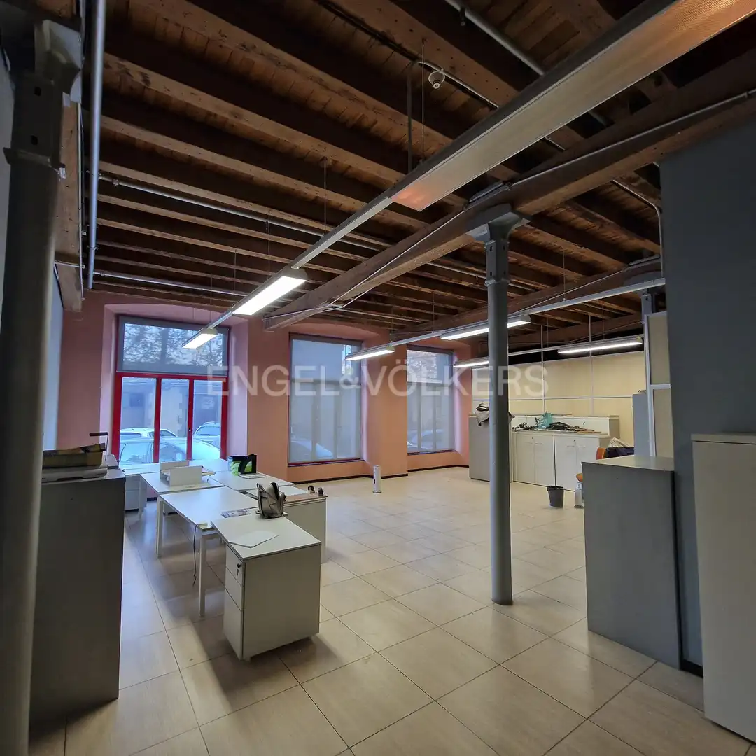 Office space with lift for sale in Santa Coloma de Cervelló