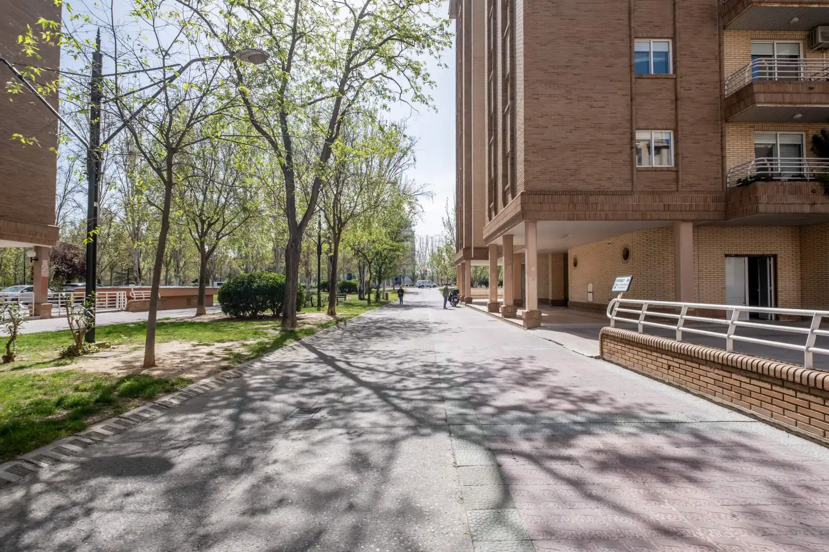 Exterior view of Commercial properties for sale in Zaragoza