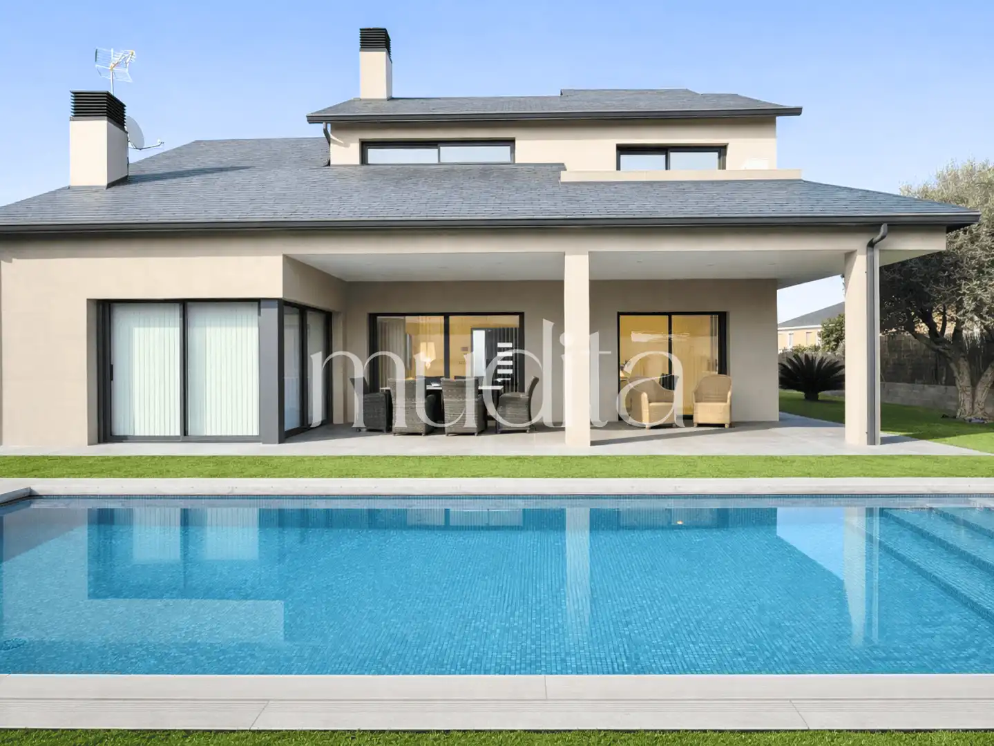 Schwimmbecken von Haus oder Chalet zum Verkauf in Palau-solità i Plegamans mit Heizung, Privatgarten und Terrasse