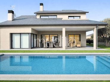 Casa amb balcó en venda a Palau-solità i Plegamans