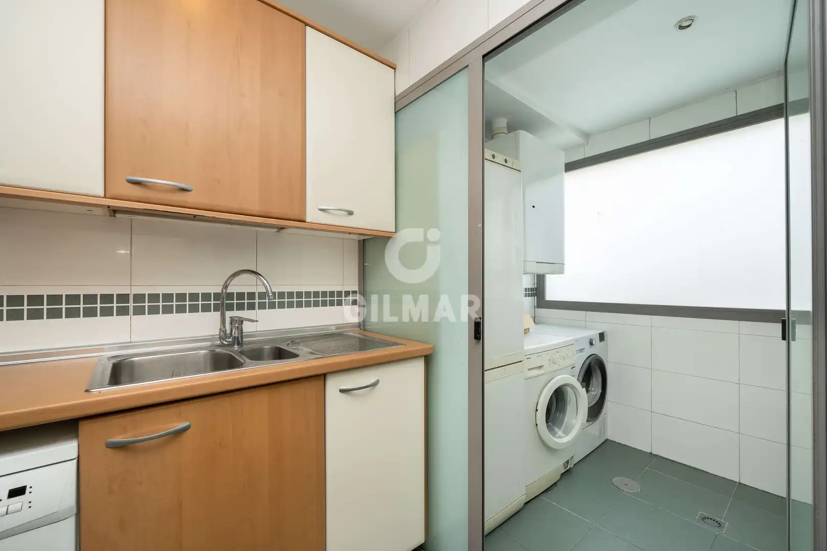Kitchen of Flat for sale in Madrid  with Heating, Private garden and Storage room