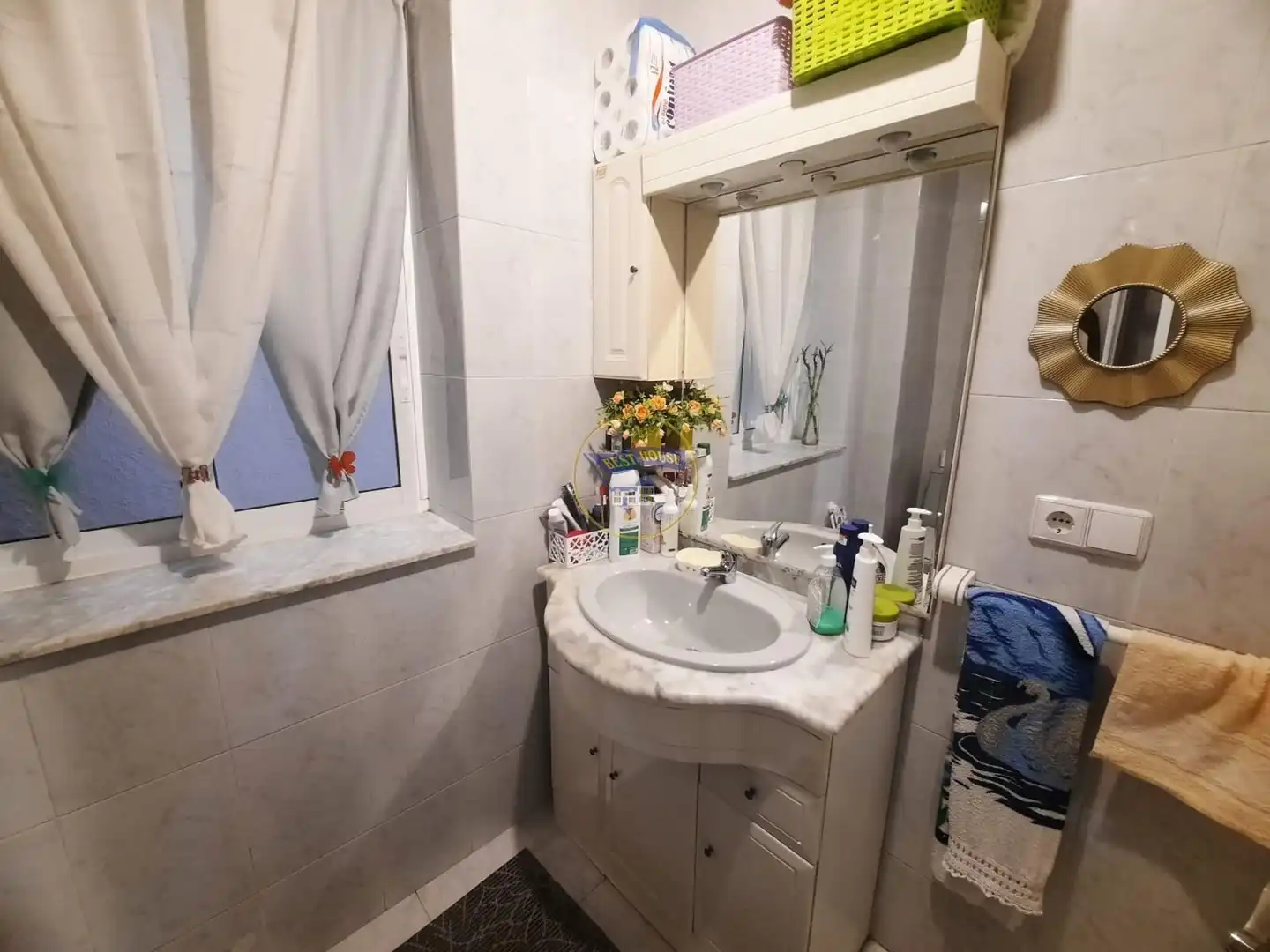 Baño de Piso en venta en Vigo  con Calefacción y Amueblado