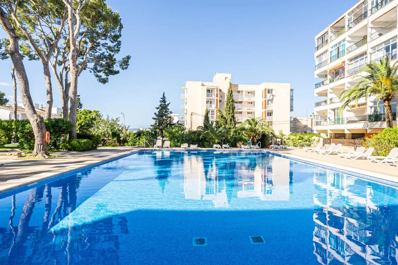 Piscina de Apartamento en venta en Calvià con Parquet y Piscina comunitaria