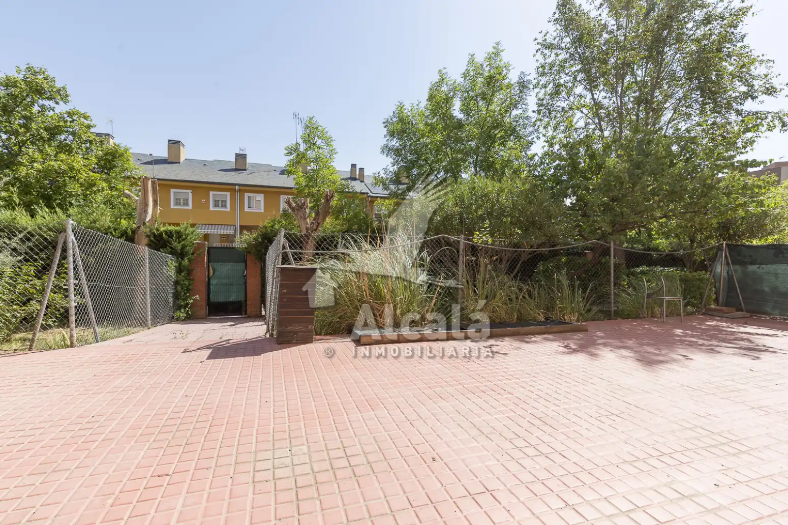 Jardín de Local en venta en Alcalá de Henares
