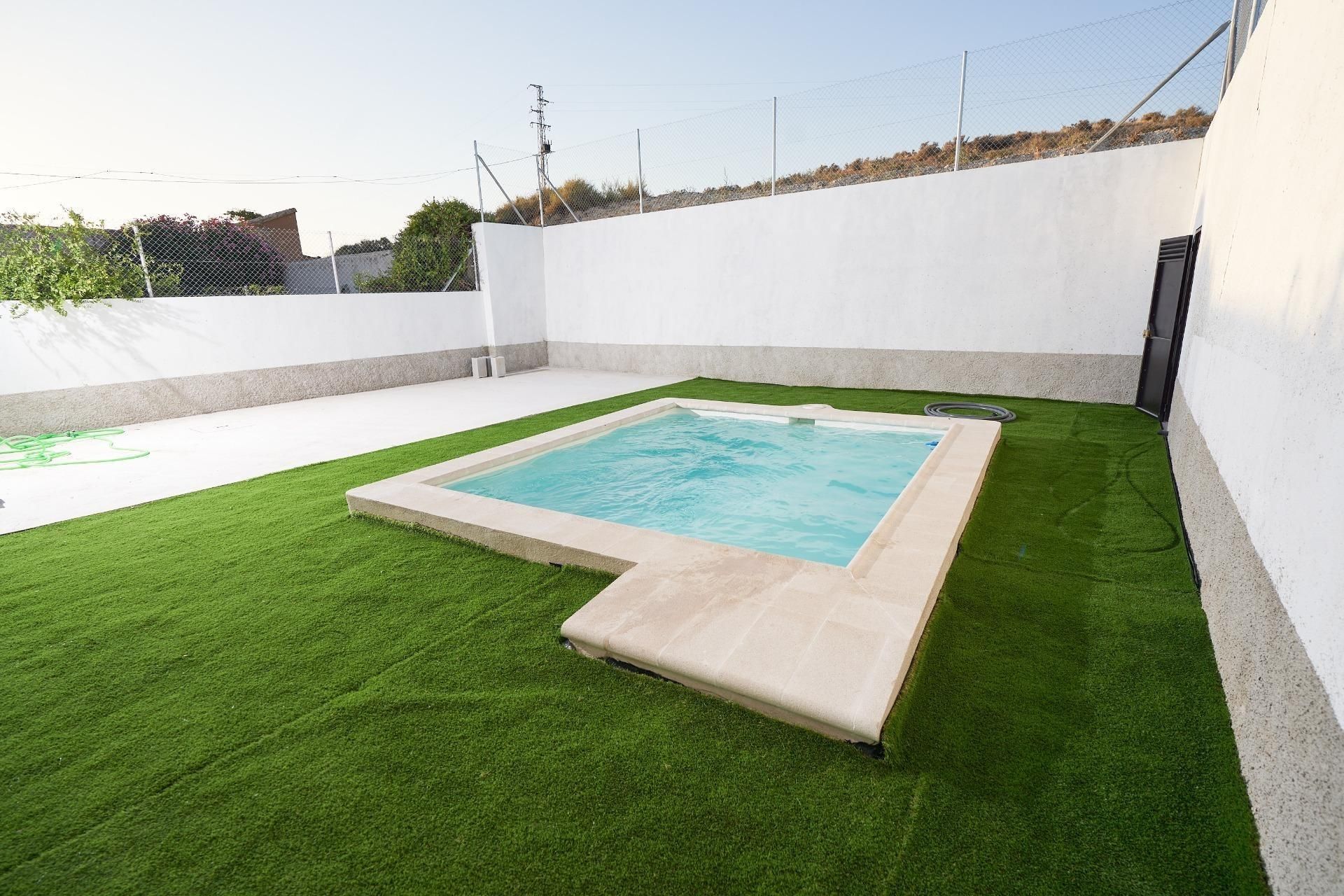 Piscina de Finca rústica en venda en Baza