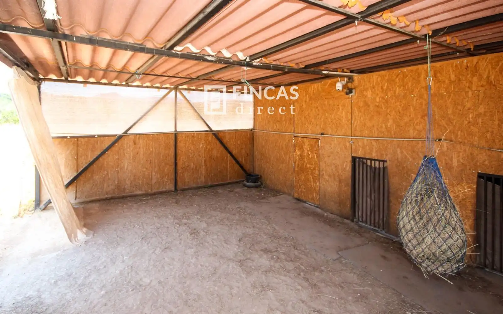 Country homes for sale in Cretas  with Air Conditioner