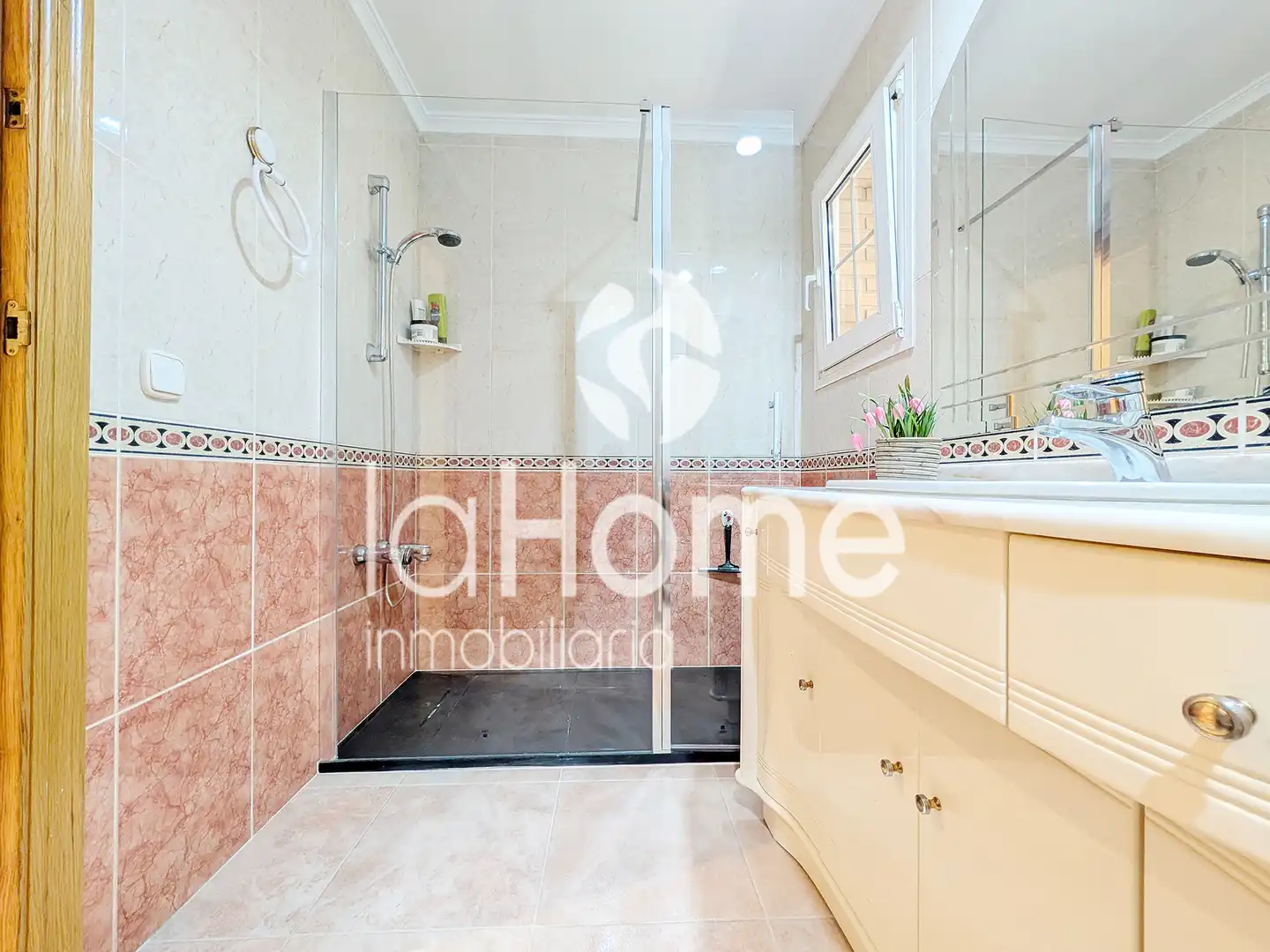 Baño de Casa o chalet en venta en L'Eliana con Aire acondicionado, Calefacción y Jardín privado