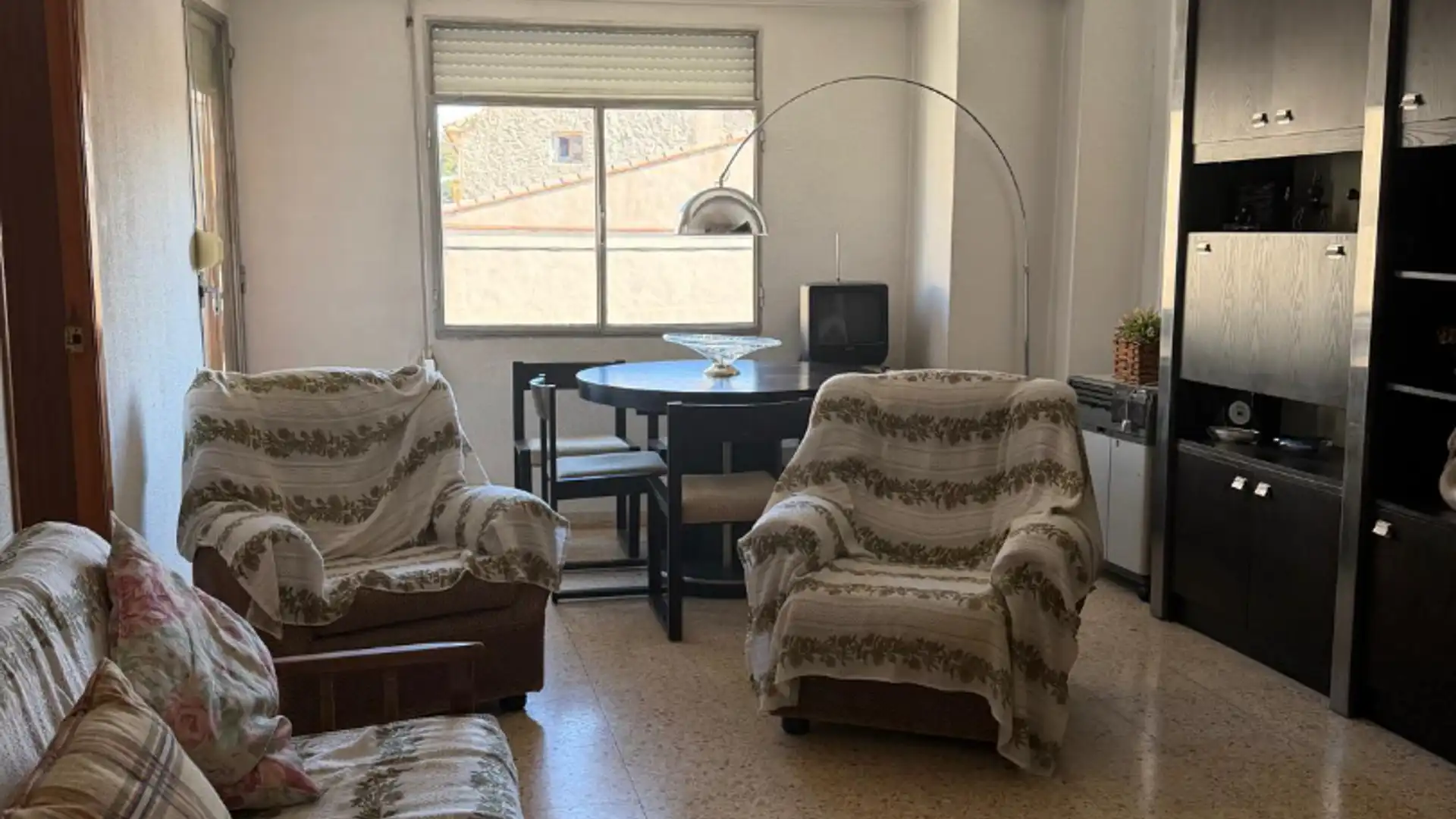 Living room of Flat for sale in Utiel  with Furnished and Balcony