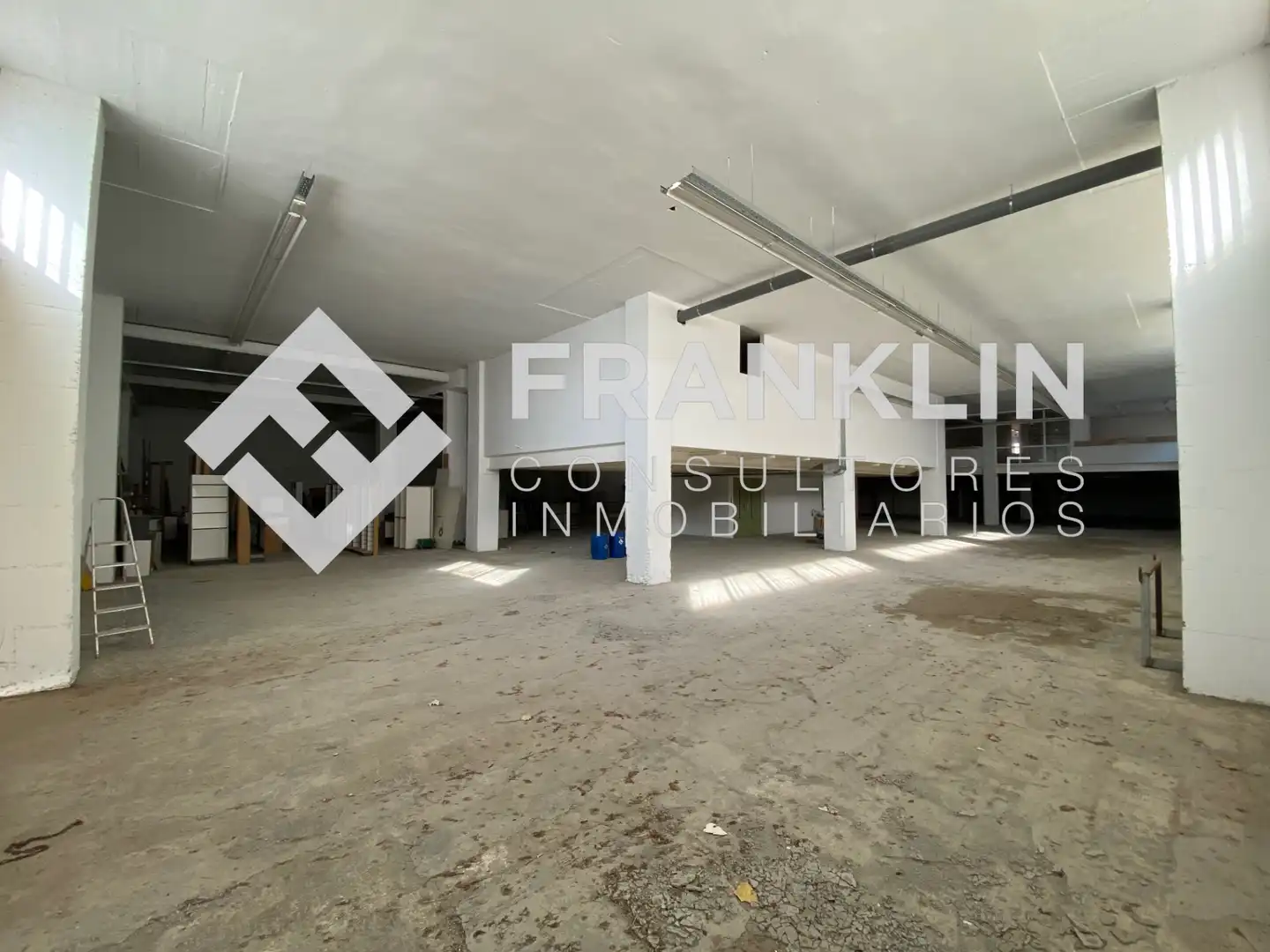 Industrial building with lift to rent in Carrer de la Indústria, imagen 7
