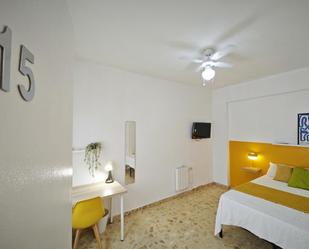 Bedroom of Flat to share in Cartagena  with Air Conditioner and Heating