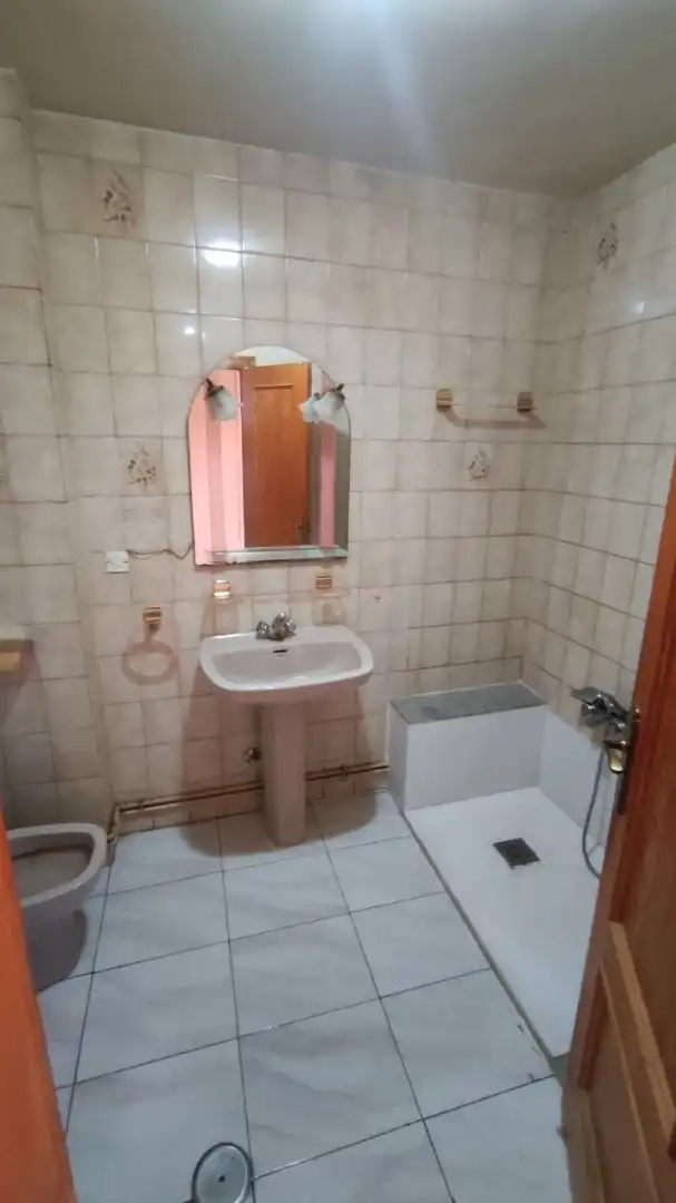 Baño de Piso en venta en La Gineta con Calefacción y Balcón