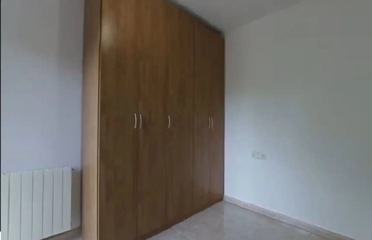 Bedroom of Flat for sale in Girona