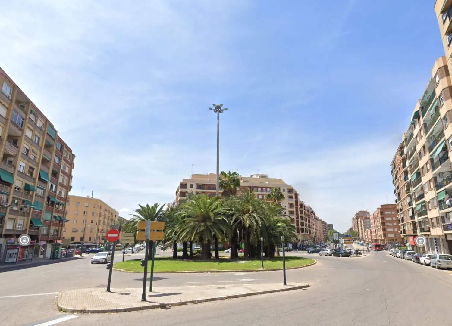 Vista exterior de Estudio de alquiler en  Valencia Capital con Aire acondicionado, Calefacción y Amueblado