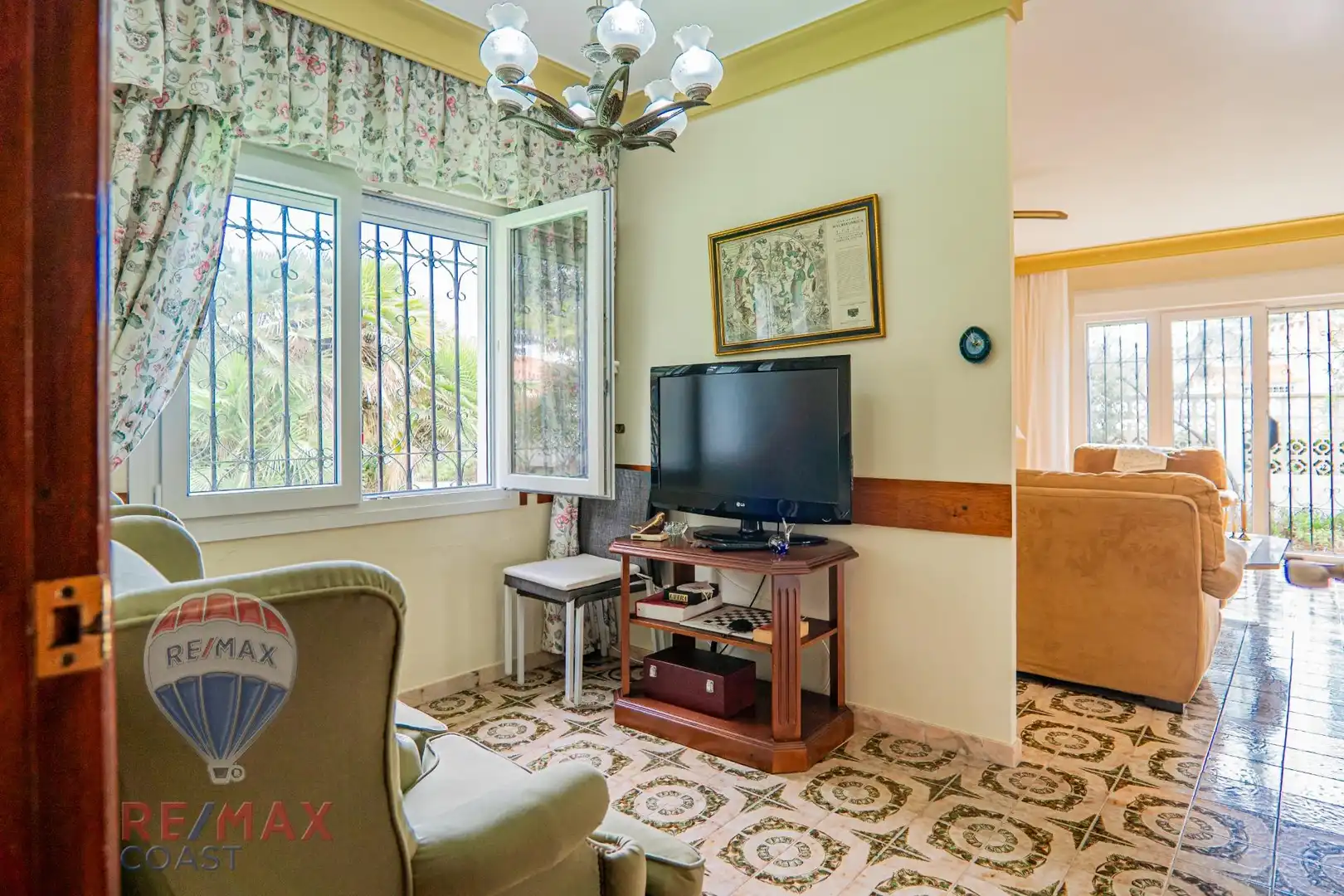 Sala de estar de Casa o chalet en venta en Torrox con Aire acondicionado, Calefacción y Jardín privado