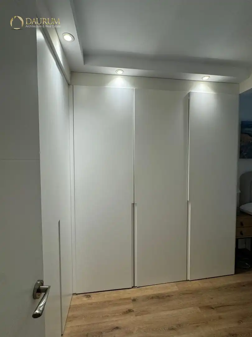 Habitación de Casa adosada en venta en Pozuelo de Alarcón con Aire acondicionado, Calefacción y Jardín privado