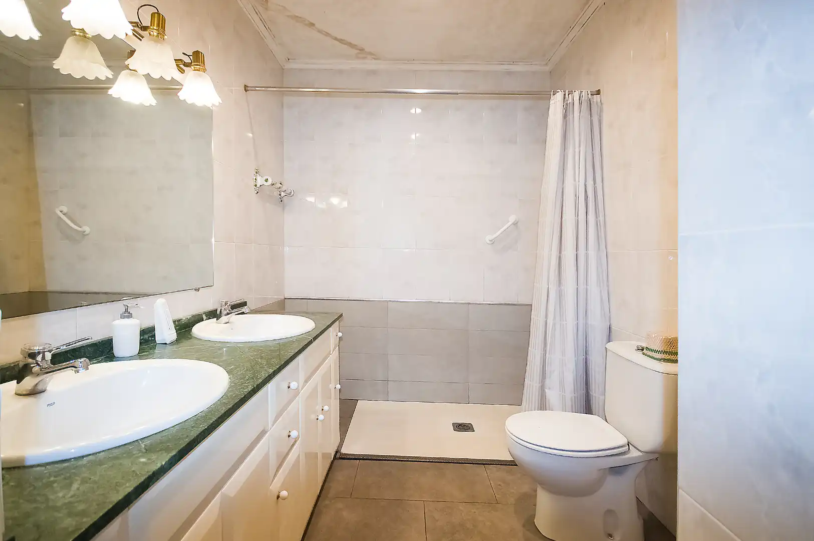 Baño de Piso en venta en Tolosa con Calefacción, Amueblado y Horno