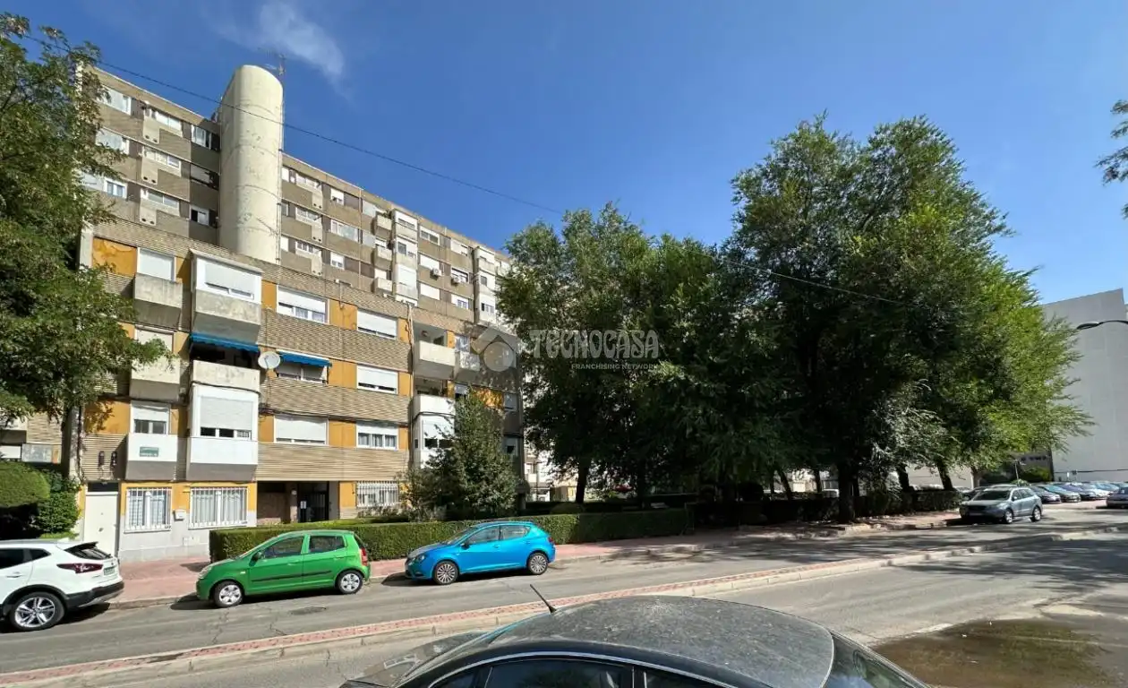 Vista exterior de Pis en venda en Alcalá de Henares amb Calefacció i Terrassa