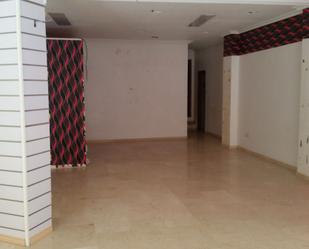 Premises to rent in Valdepeñas  with Air Conditioner