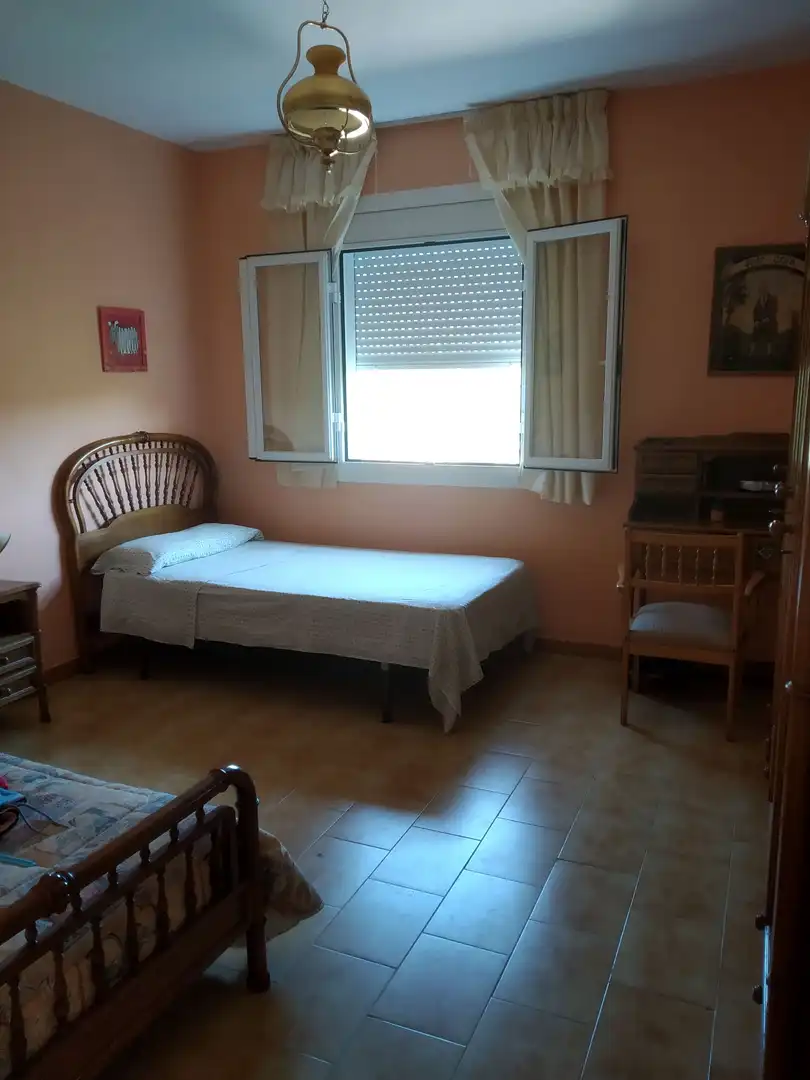 Dormitori de Casa o xalet en venda en Úbeda amb Aire condicionat, Terrassa i Traster