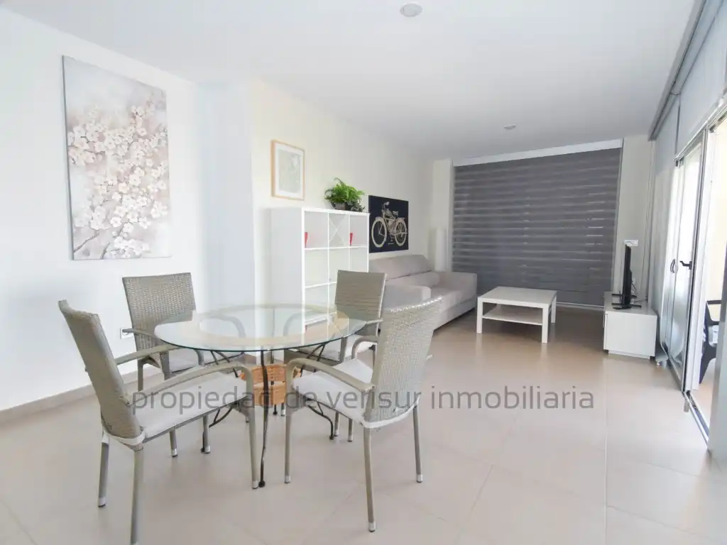 Sala d'estar de Apartament en venda en Águilas amb Moblat i Balcó