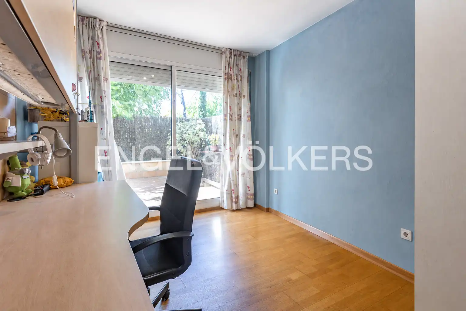 Balcony of Apartments for sale in El Masnou  with Air Conditioner, Heating and Parquet flooring