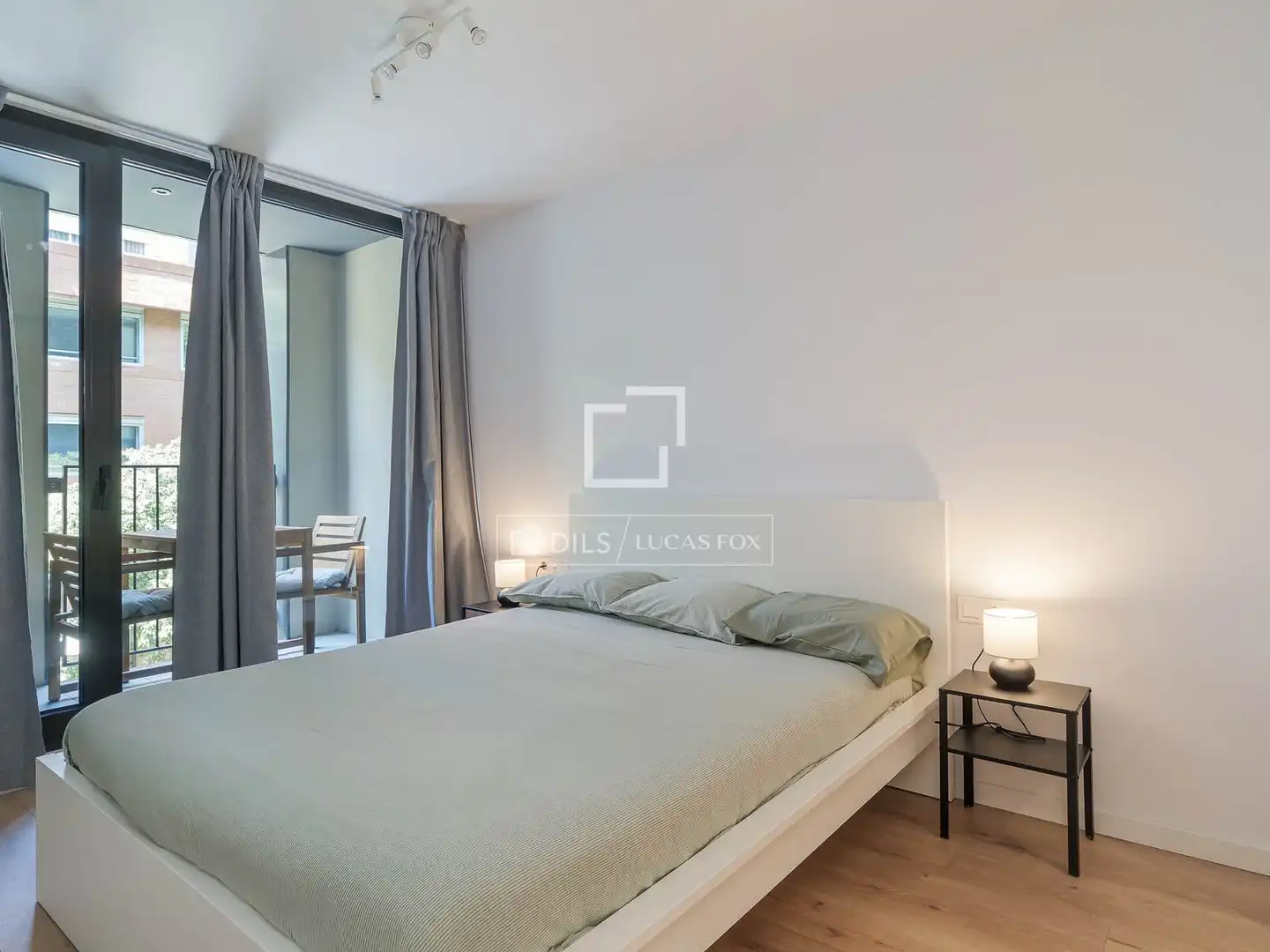 Bedroom of Flat for rent in Barcelona  with Air Conditioner, Parquet flooring and Furnished