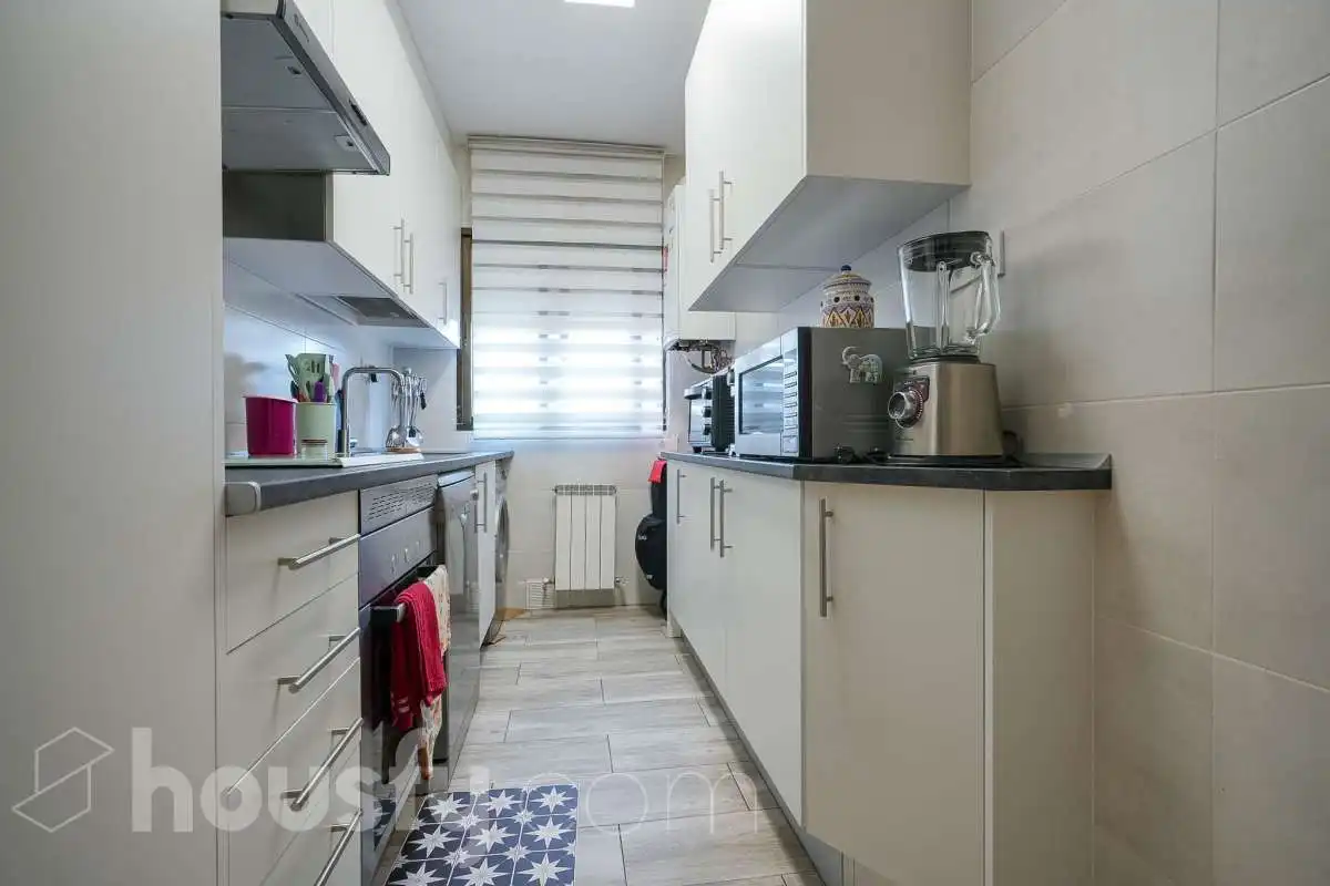 Küche von Wohnung zum Verkauf in Madrid mit Klimaanlage, Heizung und Parkett
