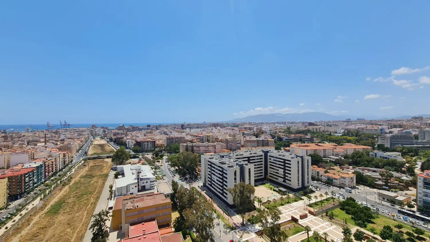 Außenansicht von Wohnung zur Miete in Málaga mit Klimaanlage, Heizung und Terrasse