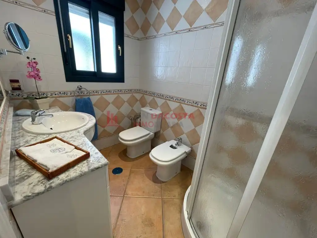 Bathroom of Detached homes for rent in Islantilla