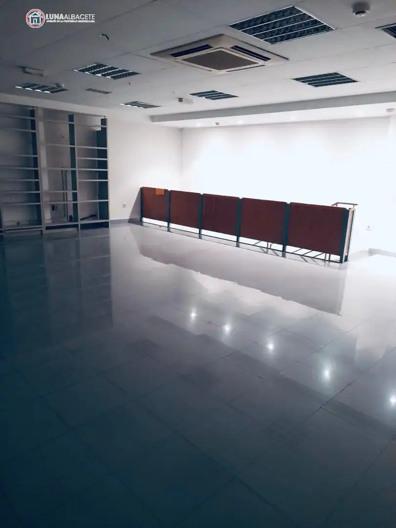 Local comercial en venda a Centro, imagen 9