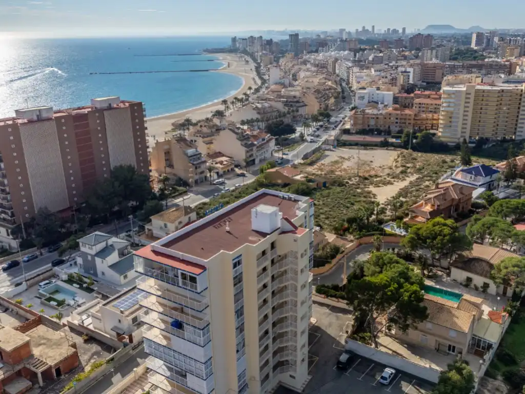 Apartments for sale in Calle Azorin 10 escalera 1 planta 06 puerta a, Campello Playa