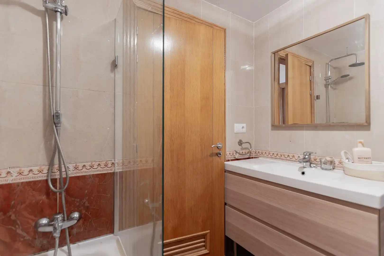 Baño de Casa adosada en venta en Cizur con Calefacción, Jardín privado y Terraza