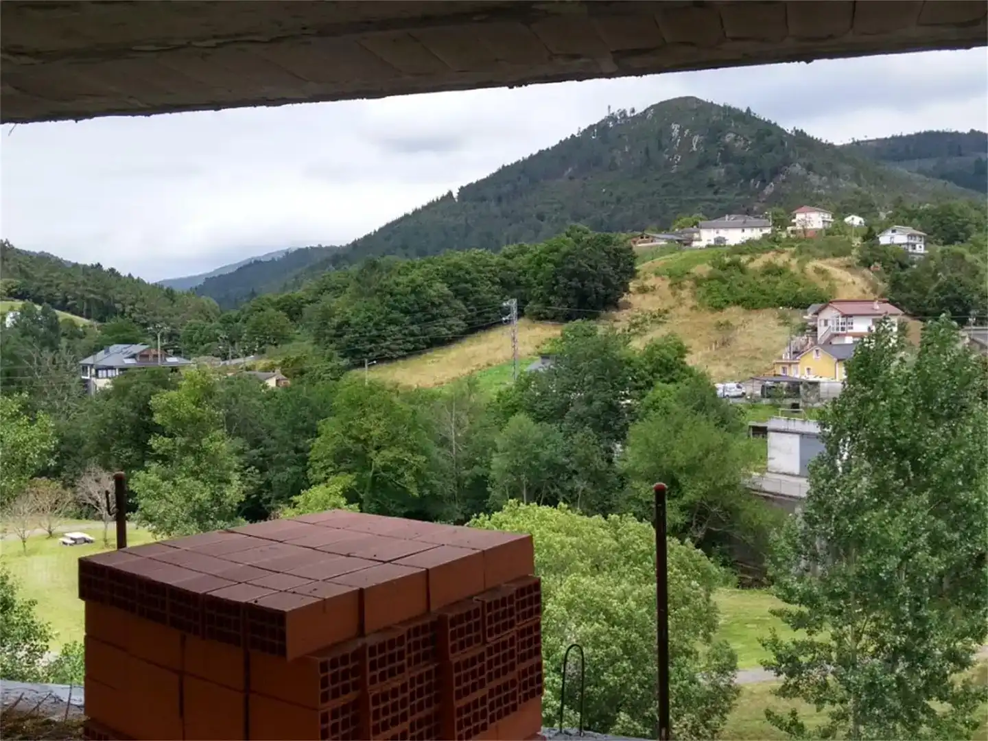 Vista exterior de Piso en venta en A Pontenova   con Trastero