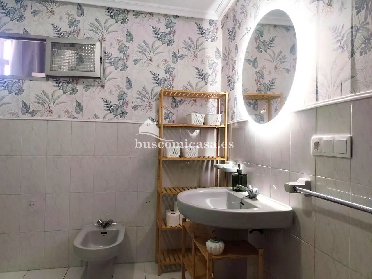 Room in Ruiz Jiménez, Avda de Madrid - Pº de la Estación
