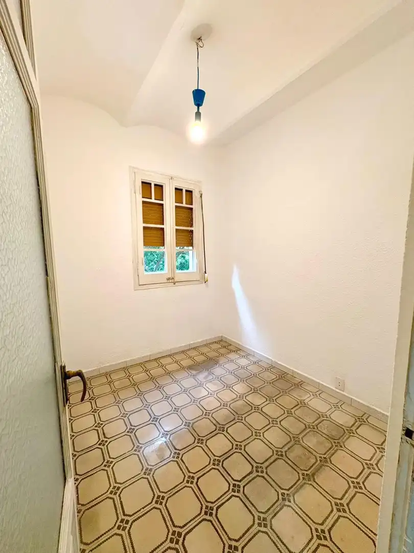Habitación de Piso en venta en Barcelona con Balcón
