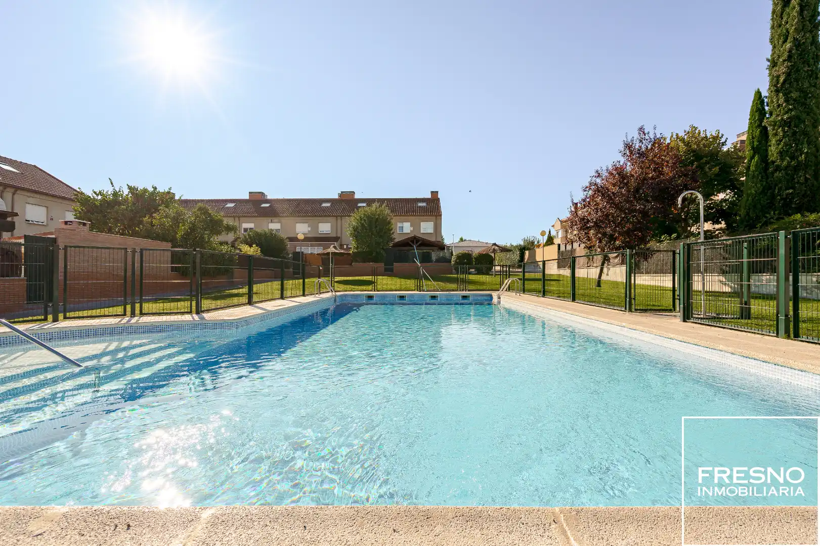Swimming pool of Detached homes for sale in Cobeña, Madrid