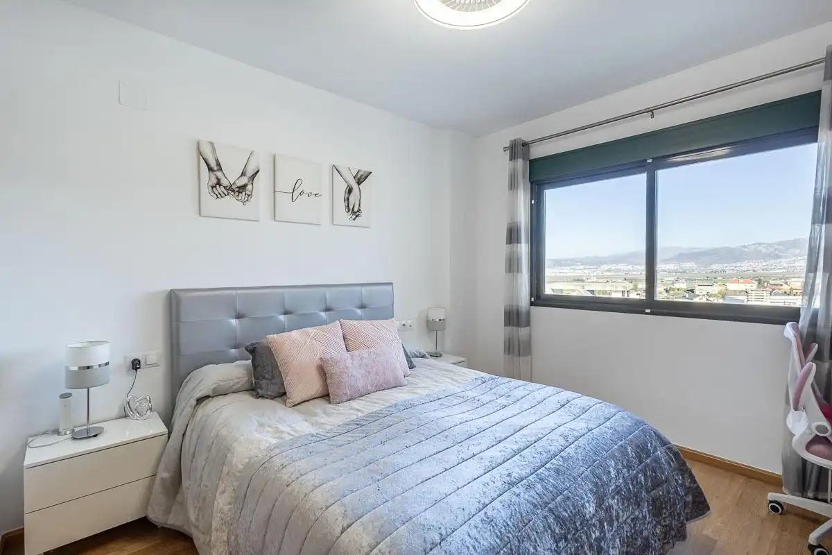 Habitación de Casa adosada en venta en Las Gabias con Piscina comunitaria