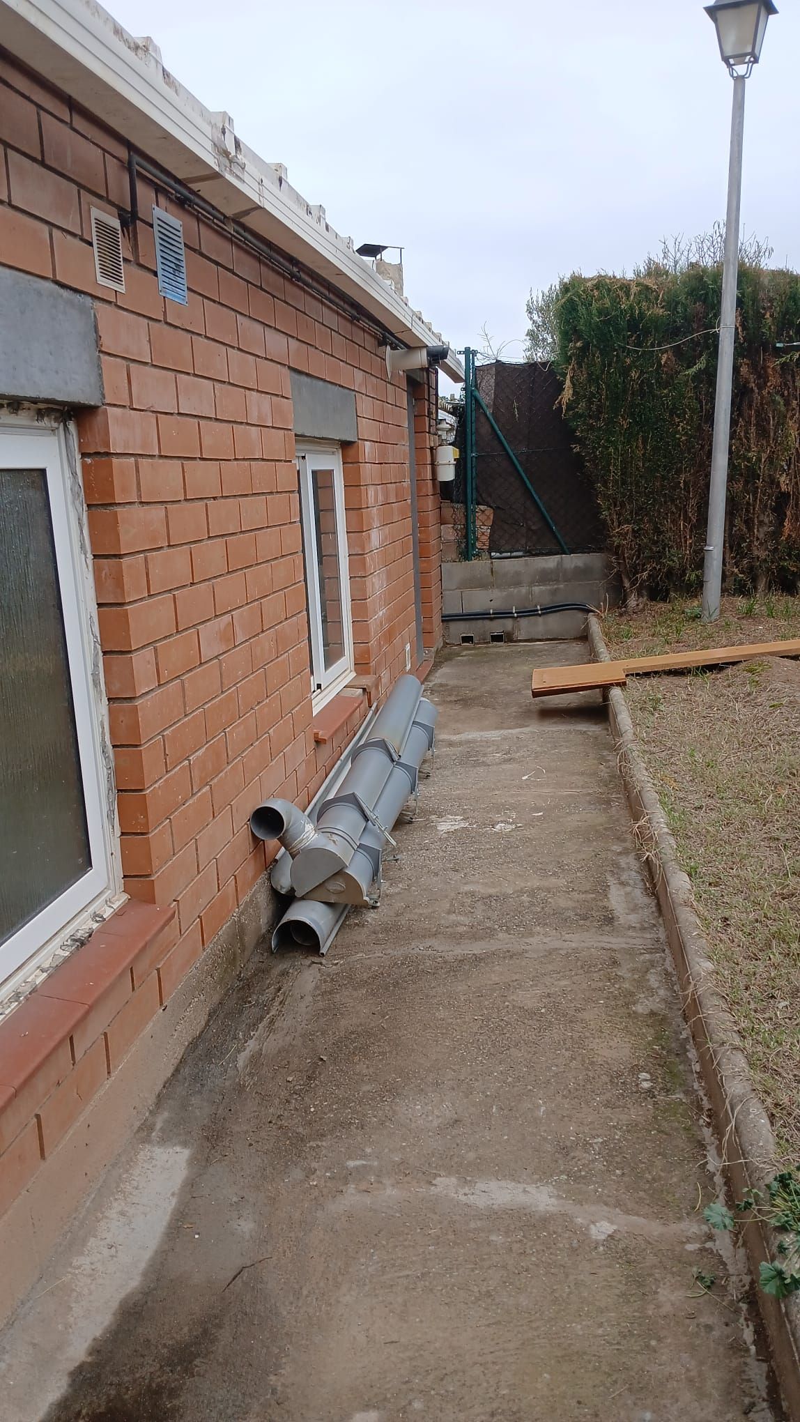 Außenansicht von Erdgeschoss zum Verkauf in Manresa mit Heizung