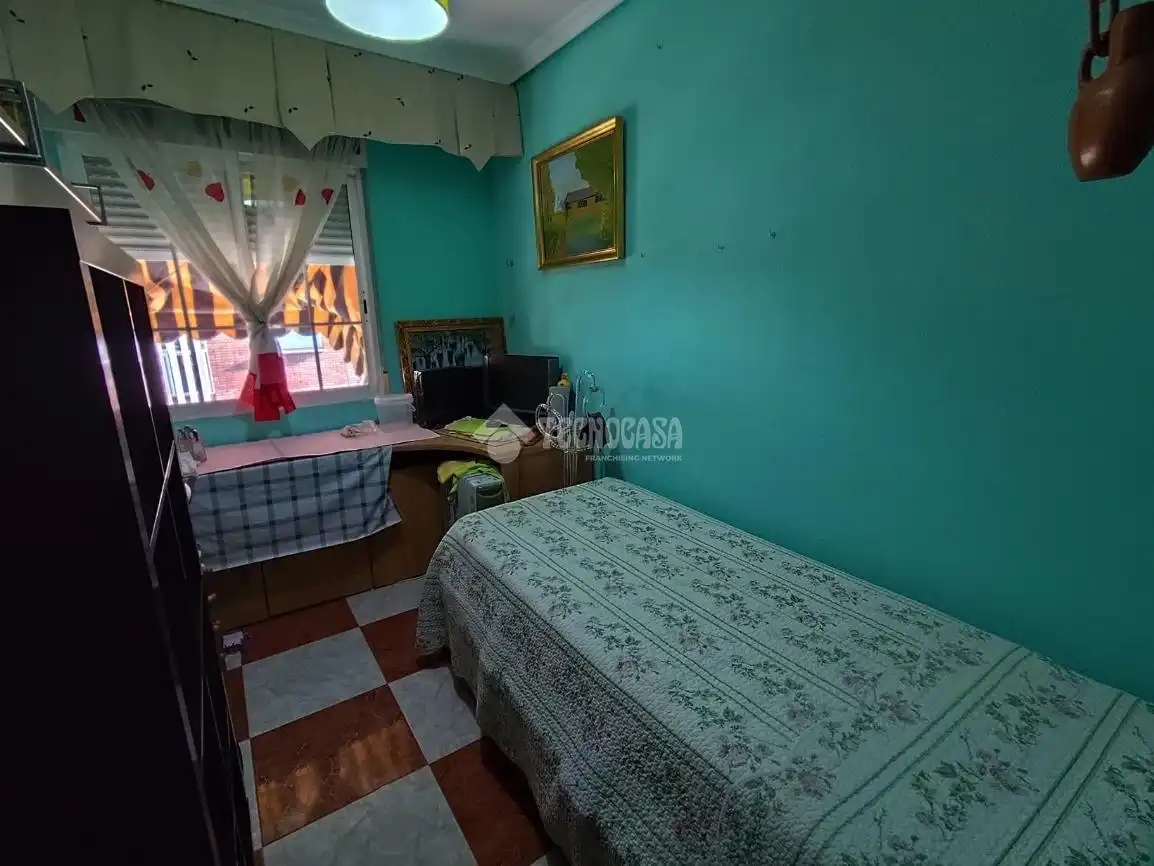 Bedroom of Flat for sale in Córdoba  with Air Conditioner