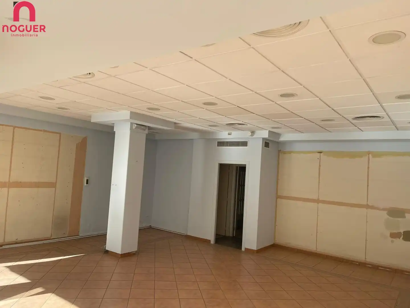 Local comercial de lloguer a Levante, imagen 5