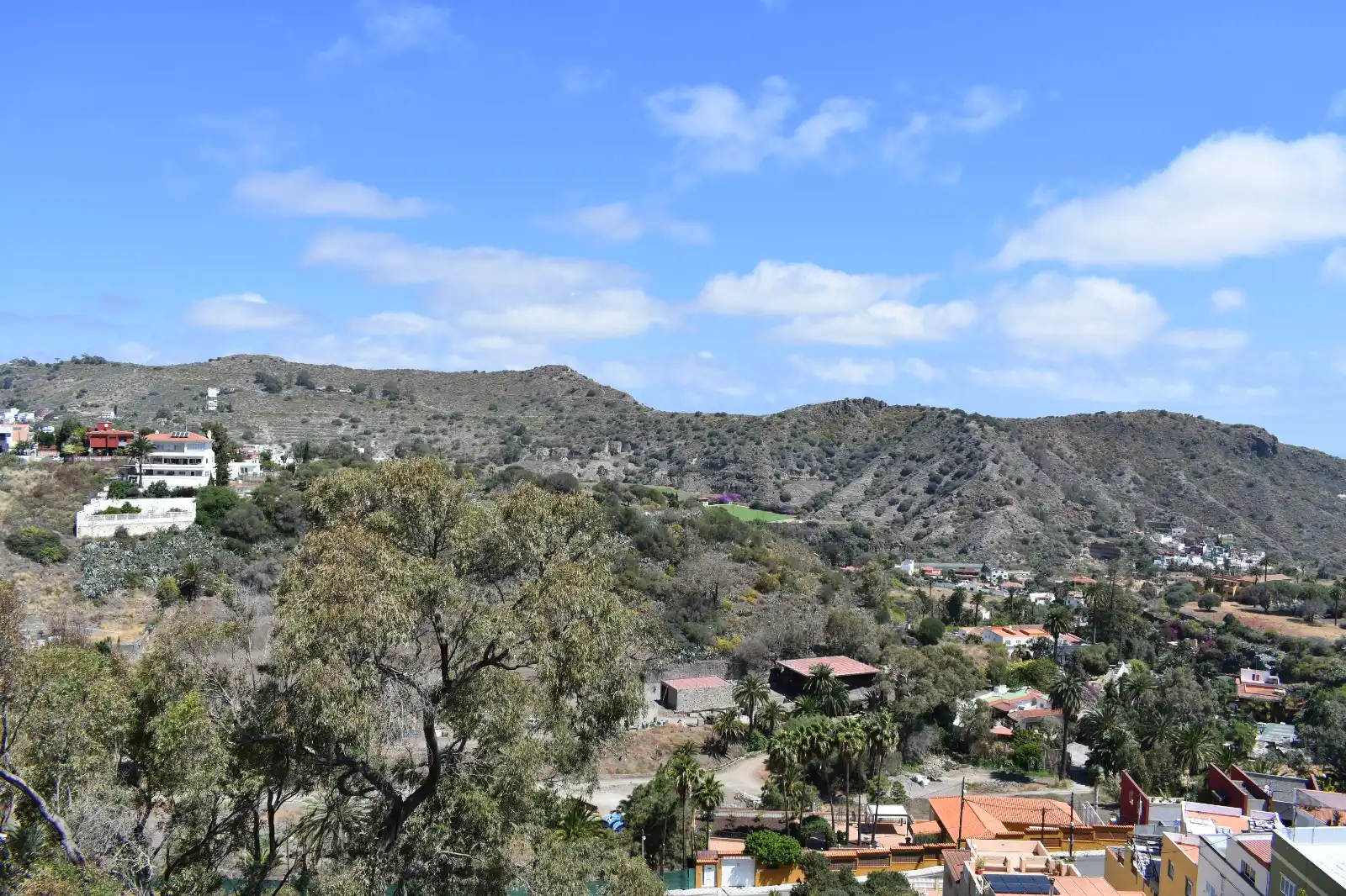 Vista exterior de Casa o xalet en venda en Las Palmas de Gran Canaria amb Jardí privat, Terrassa i Balcó