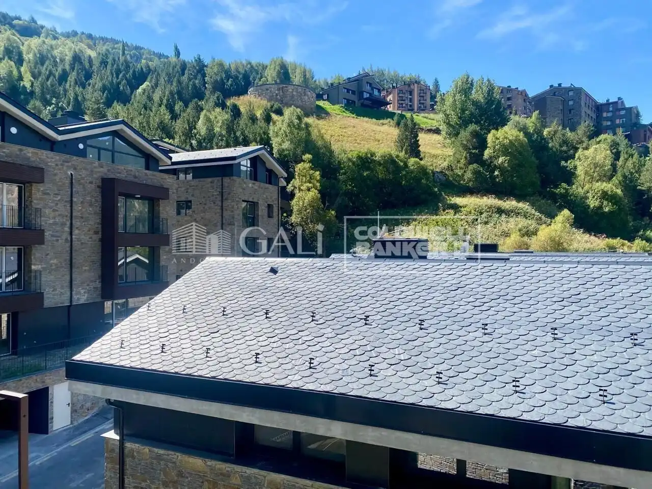 Vista exterior de Ático de alquiler en Canillo con Calefacción, Jardín privado y Terraza