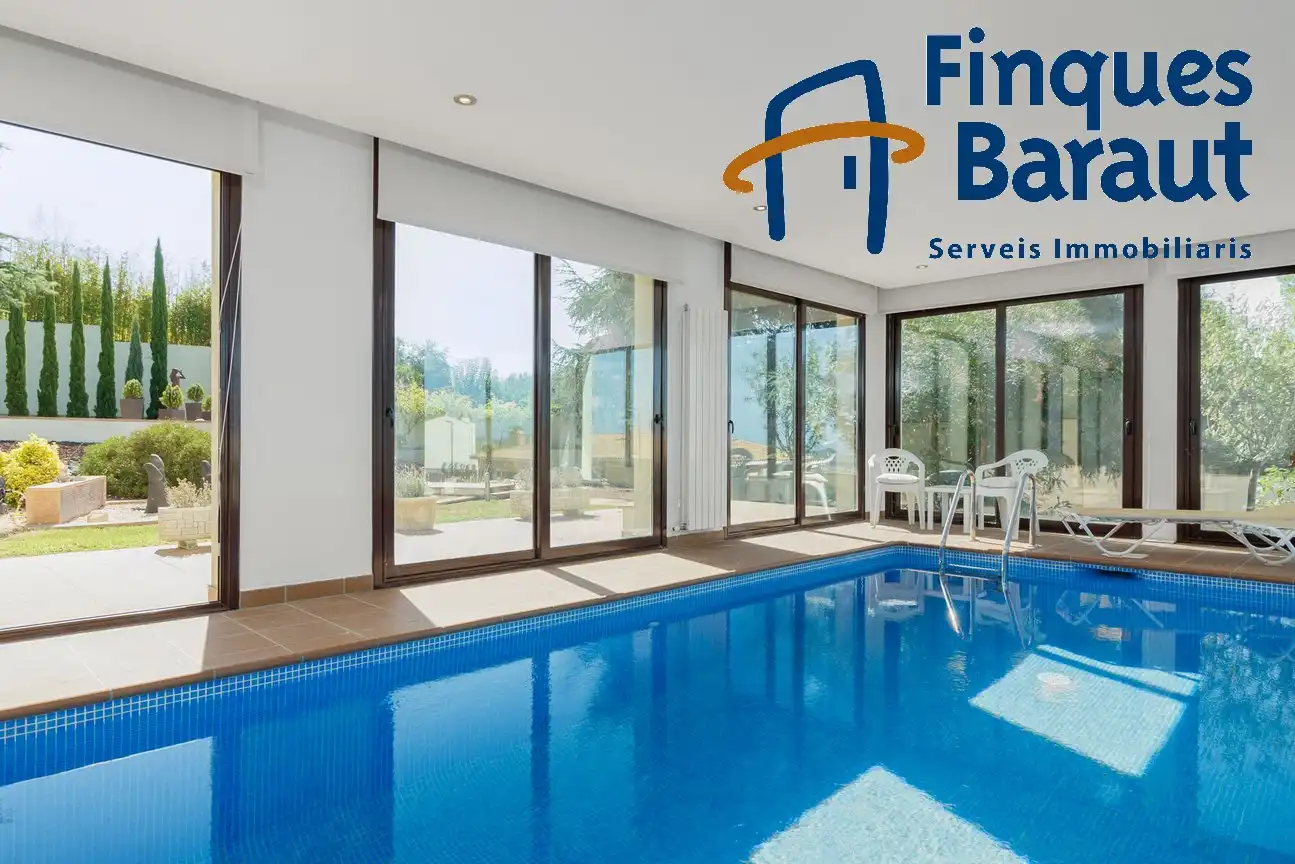Swimming pool of Houses for sale in Pau  with Air Conditioner, Heating and Private garden