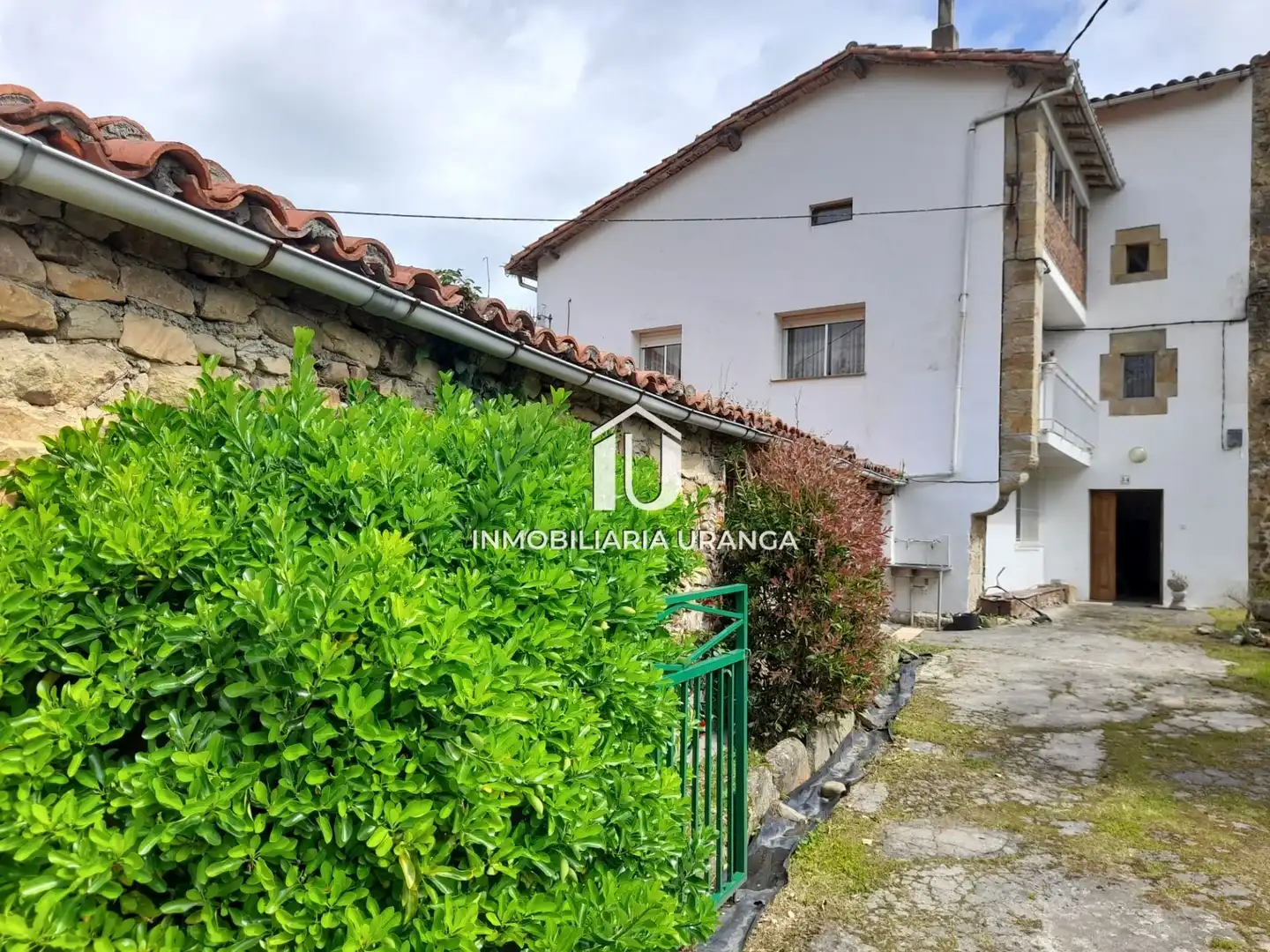 Casa amb jardí en venda a El puente