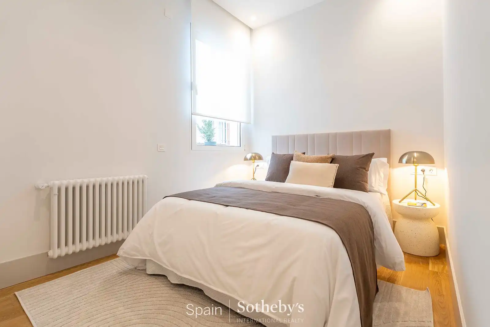 Bedroom of Apartments for sale in Madrid  with Air Conditioner and Heating