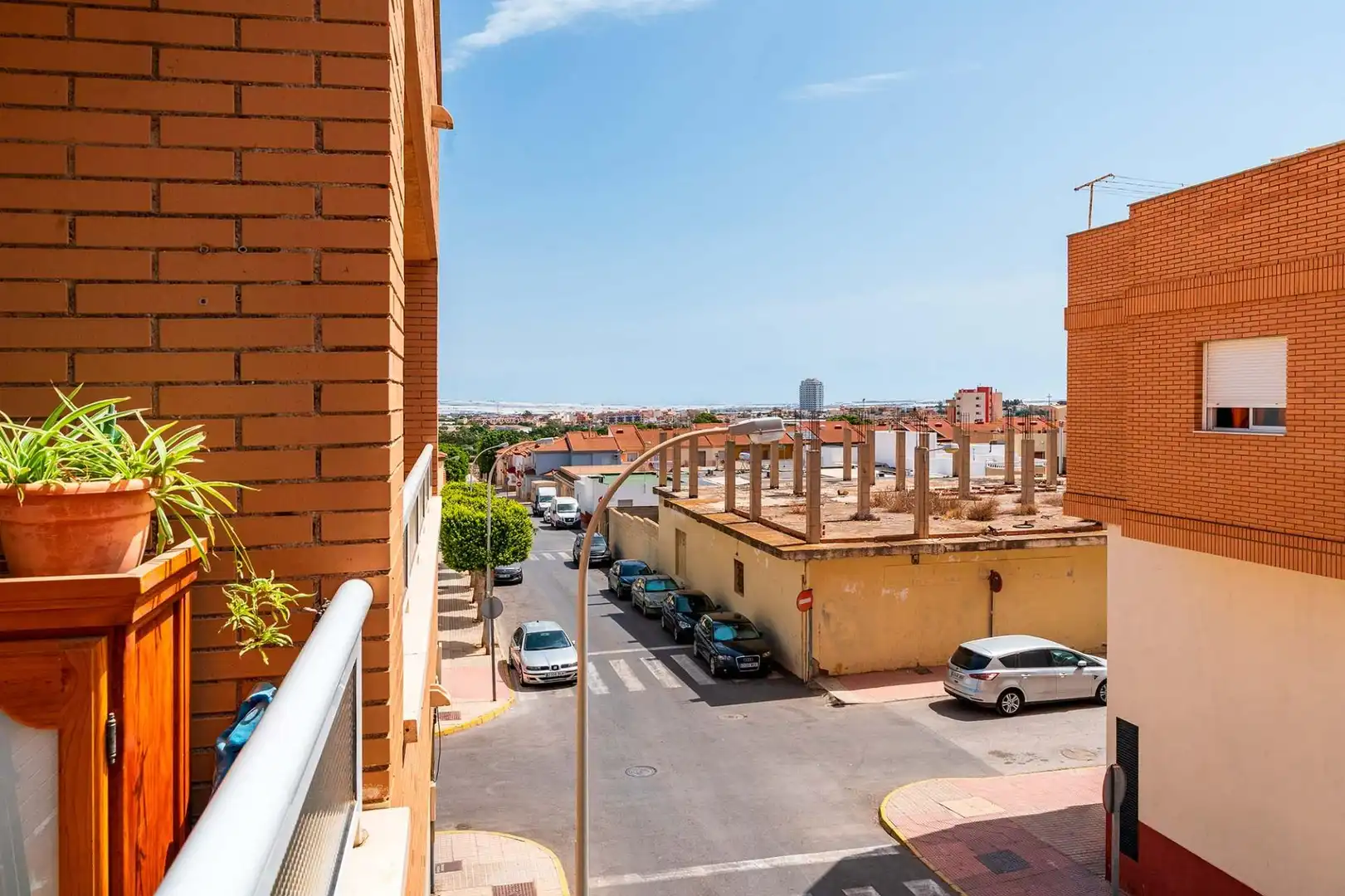 Vista exterior de Pis en venda en El Ejido amb Aire condicionat, Terrassa i Moblat