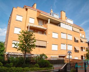 Vista exterior de Pis en venda en Boadilla del Monte amb Aire condicionat, Calefacció i Parquet