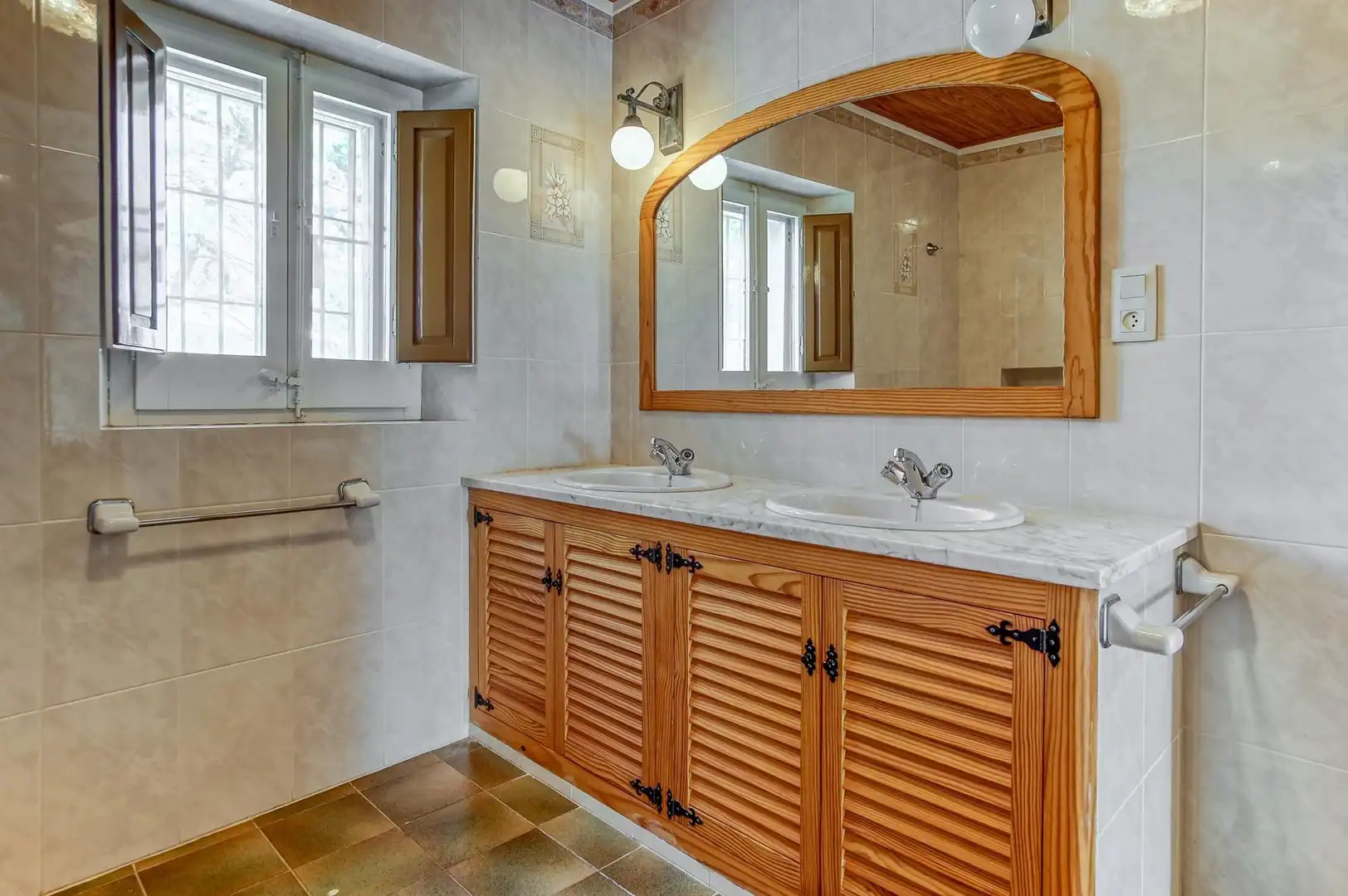 Baño de Finca rústica en venta en Tordera con Jardín privado