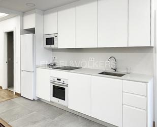 Cuina de Apartament de lloguer en  Madrid Capital amb Aire condicionat, Calefacció i Terrassa