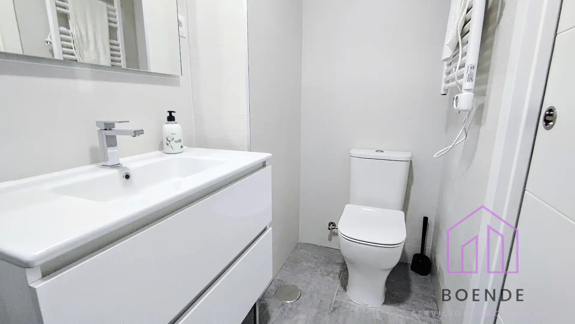 Badezimmer von Loft zur Miete in San Sebastián de los Reyes mit Klimaanlage, Heizung und Ofen